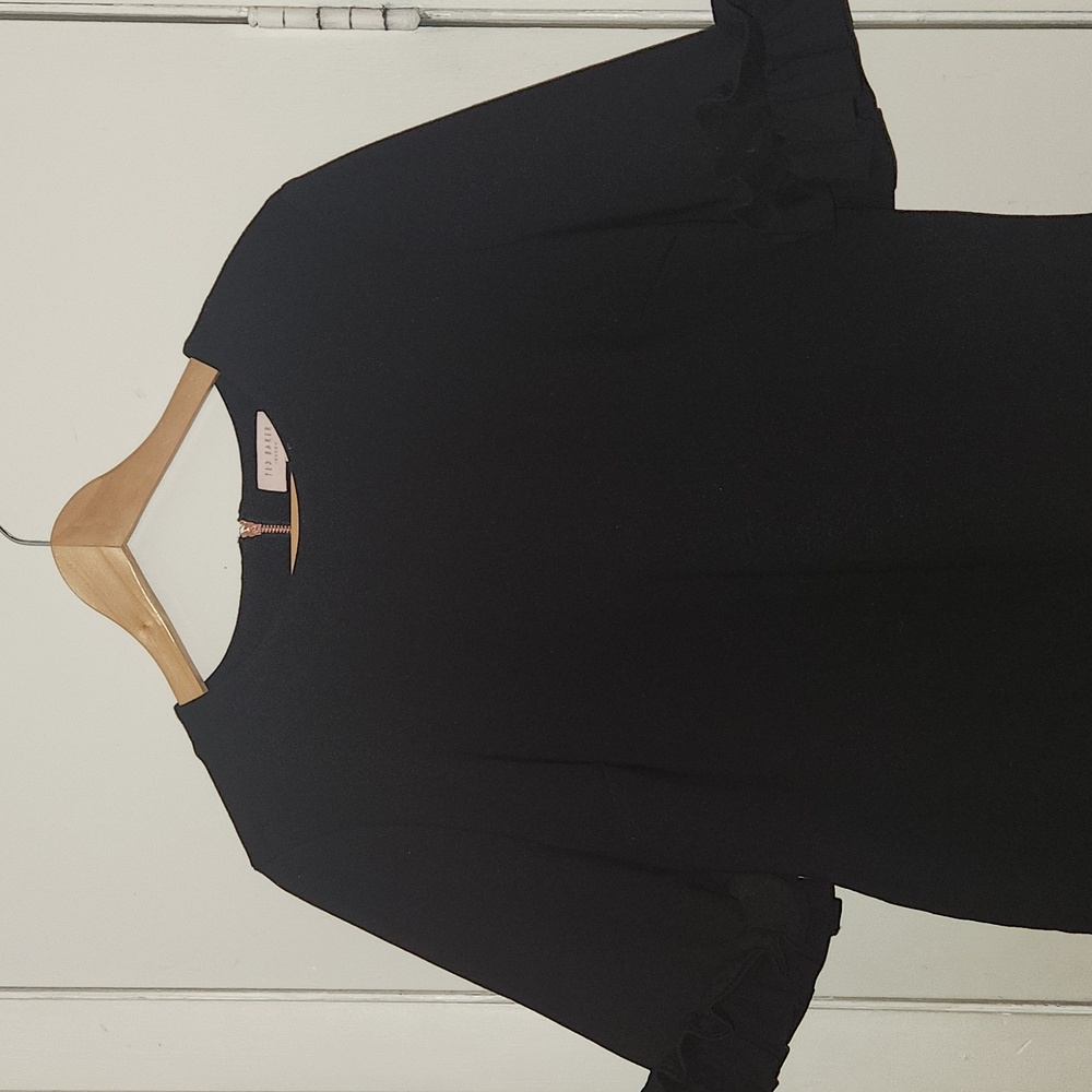 Ted Baker London Kaylle ruffle sleeve Ponte top size 4 (us 10)